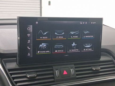 Used 2024 Audi Q5 e Premium Plus w/ Premium Plus Package image 21