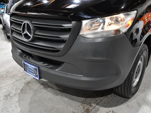 Used 2023 Mercedes-Benz Sprinter 2500 image 5