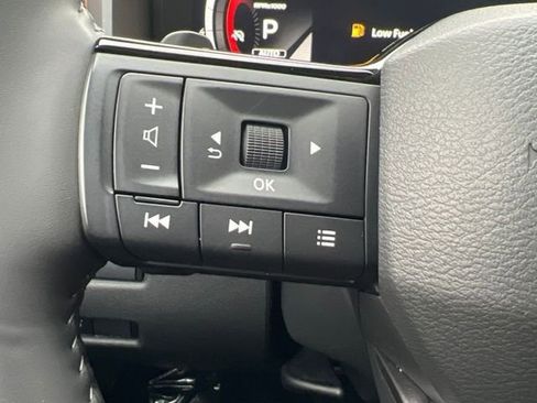 Used 2025 Nissan Rogue Platinum w/ Tech Package AWD/4WD image 17