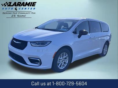 Used 2024 Chrysler Pacifica Touring-L