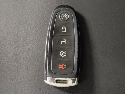 Used 2018 Ford Escape Titanium image 32