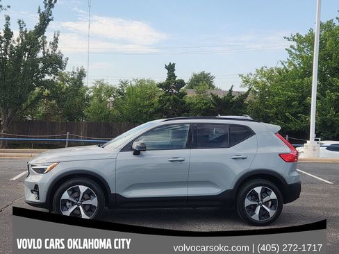 Used 2026 Volvo XC40 B5 Plus w/ Protection Package Premier AWD/4WD image 3
