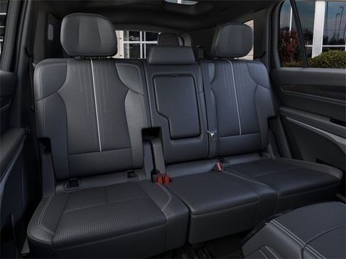 New 2026 Cadillac Vistiq Luxury image 17