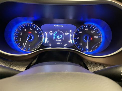 Used 2017 Chrysler Pacifica Touring-L Plus image 13