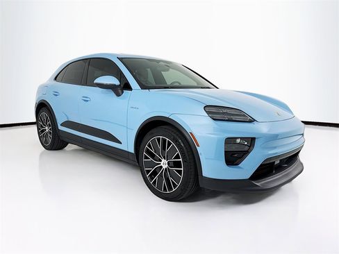 Used 2025 Porsche Macan 4 Electric image 7