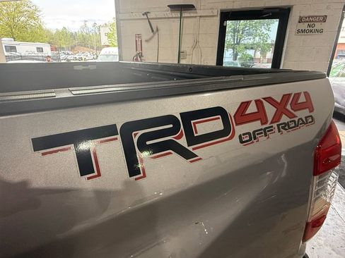 Used 2014 Toyota Tundra SR5 w/ TRD Off Road Package image 12