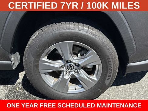 Used 2022 Toyota RAV4 LE AWD/4WD image 7