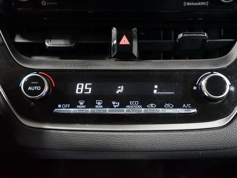 Used 2022 Toyota Corolla LE image 19