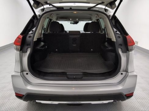 Used 2020 Nissan Rogue SV FWD image 29