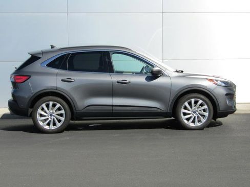 Certified 2022 Ford Escape Titanium w/ Titanium Elite Package image 6