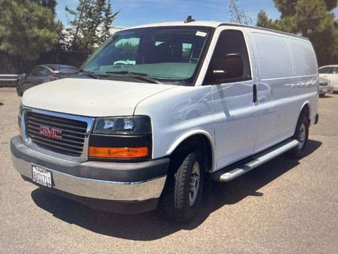 Used 2019 GMC Savana 2500 w/ Driver Convenience Package RWD image 3