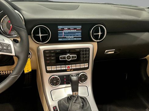 Used 2014 Mercedes-Benz SLK 250 image 10