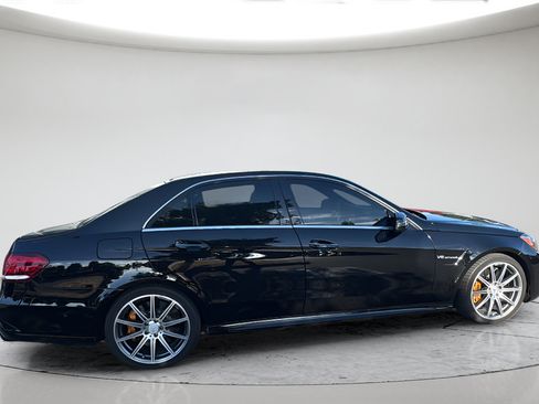 Used 2014 Mercedes-Benz E 63 AMG S-Model image 4