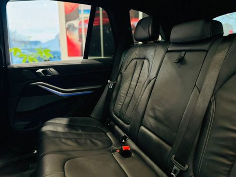 Used 2020 BMW X5 M50i image 18