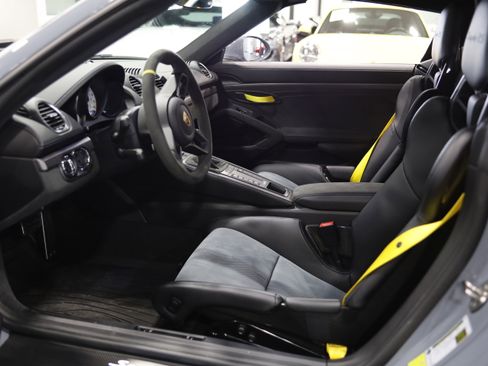 Used 2025 Porsche 718 Boxster Spyder RS w/ Chrono Package RWD image 17