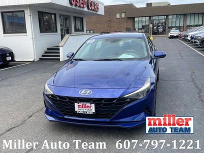 Used 2023 Hyundai Elantra SEL w/ Convenience Package