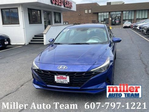 Used 2023 Hyundai Elantra SEL w/ Convenience Package FWD image 1