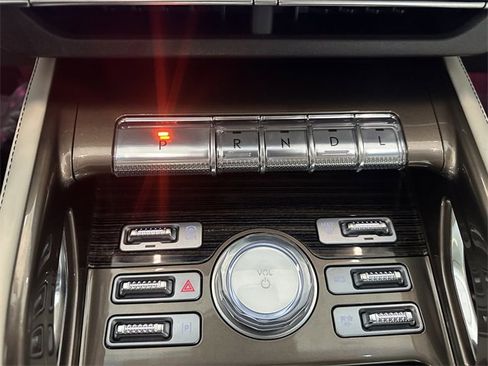 Certified 2024 Lincoln Nautilus Black Label image 22