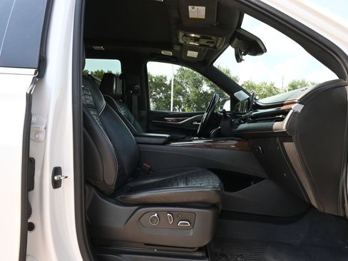 Used 2021 Cadillac Escalade Premium Luxury Platinum AWD/4WD image 26