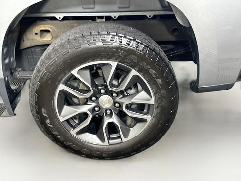 Used 2024 Chevrolet Silverado 1500 LT image 11