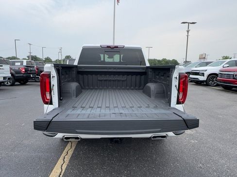 Certified 2023 GMC Sierra 1500 Denali w/ Denali Reserve Package AWD/4WD image 5