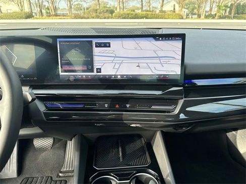 Used 2024 BMW 530i xDrive w/ Premium Package image 24