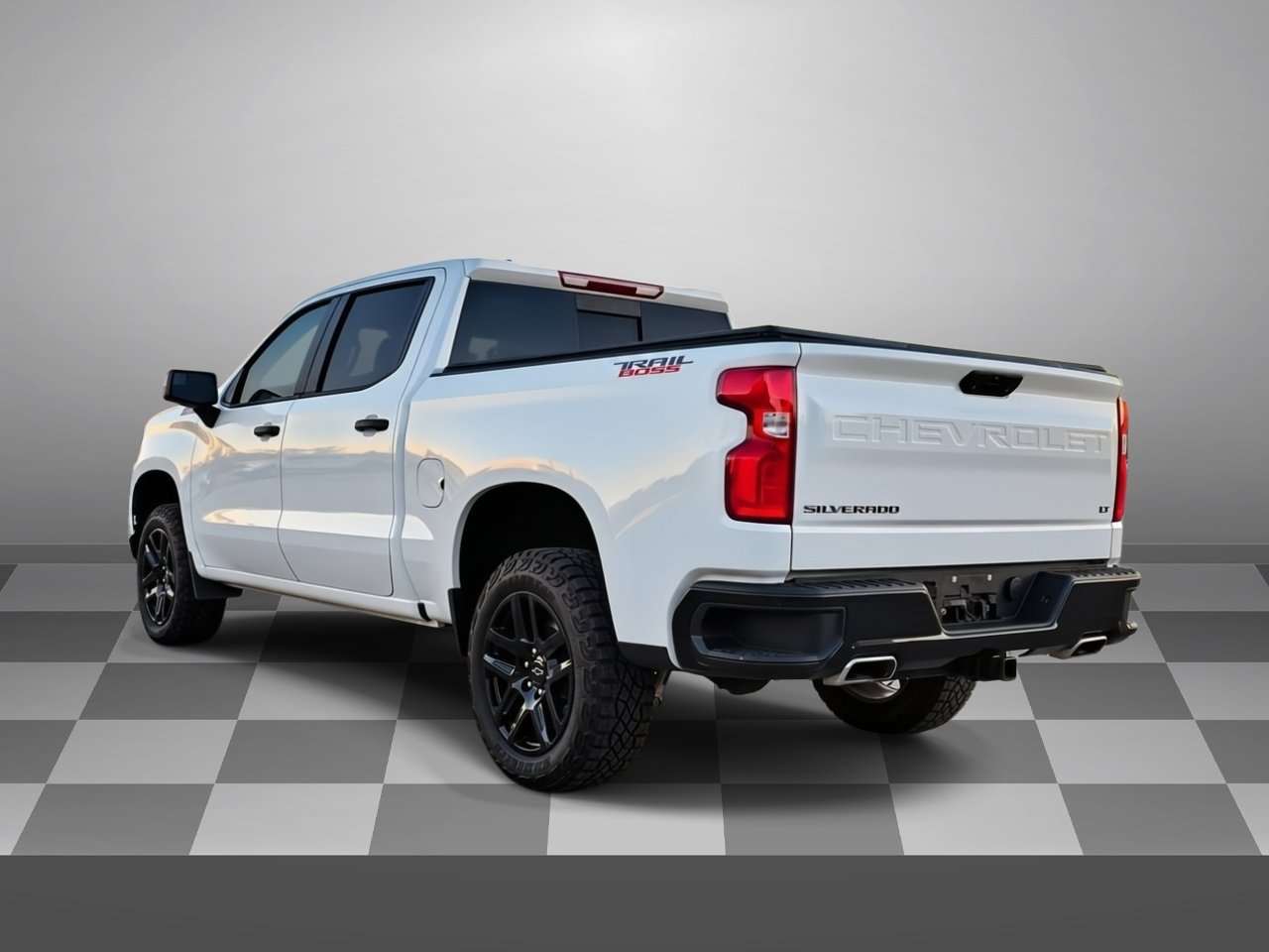 Used 2022 Chevrolet Silverado 1500 LT Trail Boss w/ Convenience Package II AWD/4WD image 4