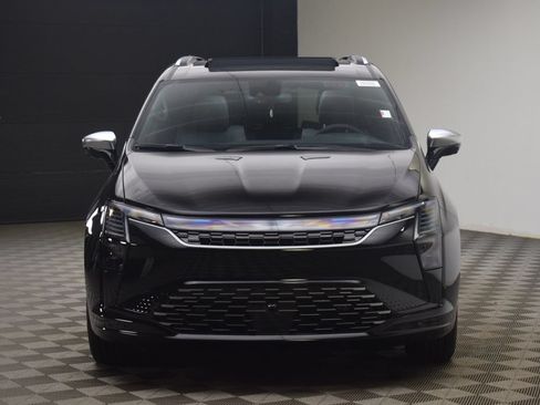 New 2027 Chrysler Pacifica Pinnacle FWD image 2