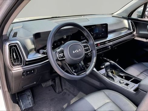 Used 2025 Kia Sorento EX w/ Panoramic Sunroof Package AWD/4WD image 12