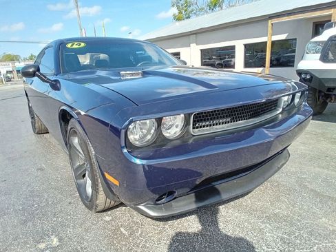 Used 2014 Dodge Challenger SXT w/ Sport Appearance Package image 4