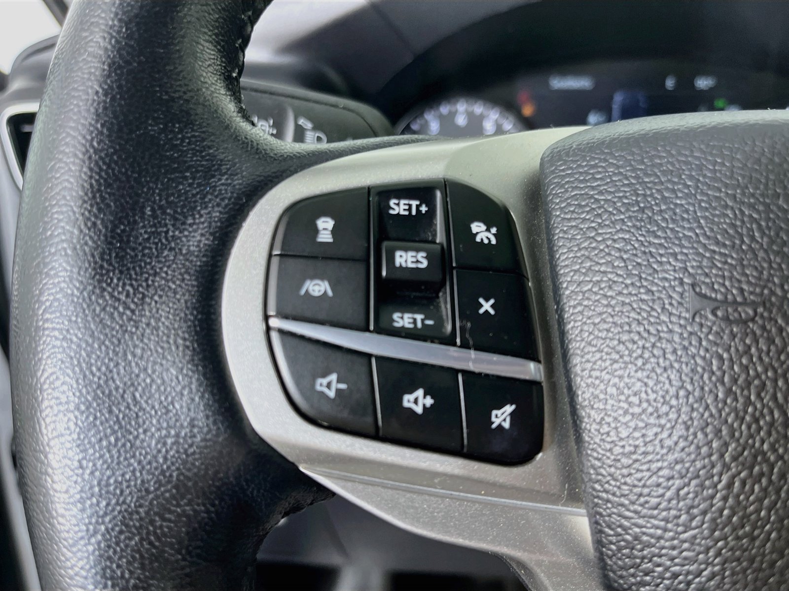 Used 2023 Ford Explorer Limited w/ Equipment Group 301A RWD image 15