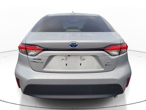 Used 2025 Toyota Corolla LE w/ LE Premium Package FWD image 6