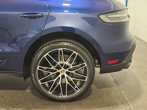 New 2026 Porsche Macan AWD/4WD image 35