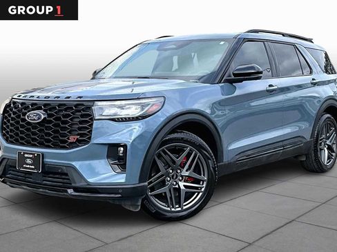 Used 2025 Ford Explorer ST image 1