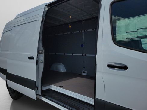 Used 2026 Mercedes-Benz Sprinter 2500 image 28