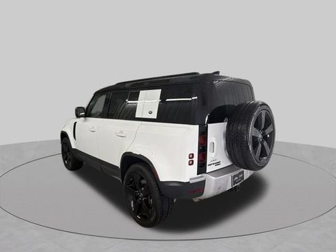 Used 2020 Land Rover Defender 110 HSE AWD/4WD image 8