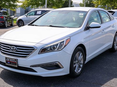 Used 2015 Hyundai Sonata SE w/ Option Group 09 FWD image 21