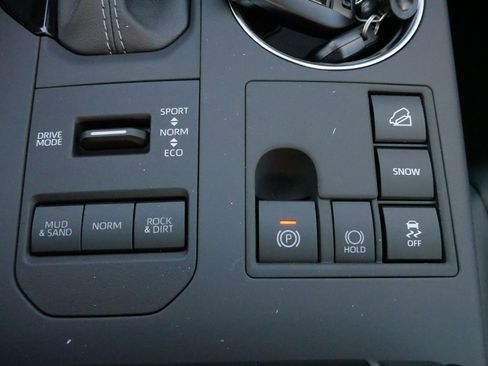 Certified 2026 Toyota Highlander XLE image 30