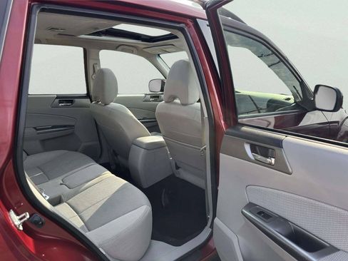 Used 2012 Subaru Forester 2.5X Premium w/ Popular Pkg 3 AWD/4WD image 17