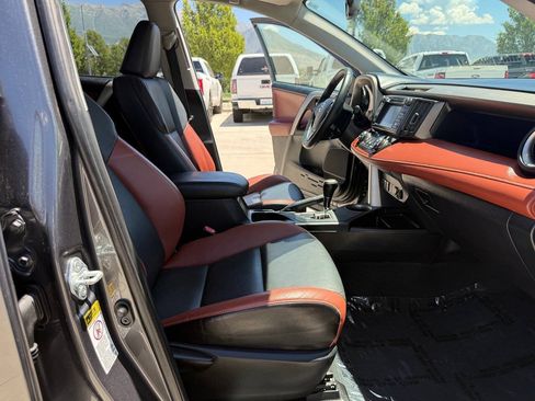Used 2014 Toyota RAV4 Limited w/ Technology Package FWD image 23