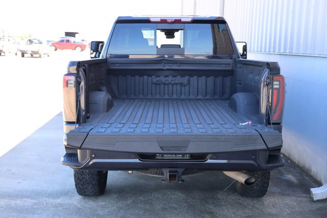 Used 2024 GMC Sierra 2500 AT4 w/ Technology Package AWD/4WD image 8