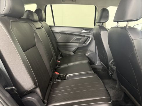 Used 2024 Volkswagen Tiguan SE image 13