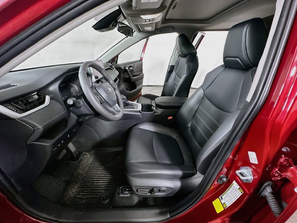 Used 2023 Toyota RAV4 XLE Premium FWD image 17