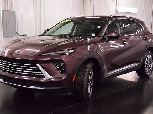 Used 2024 Buick Envision Preferred image 3