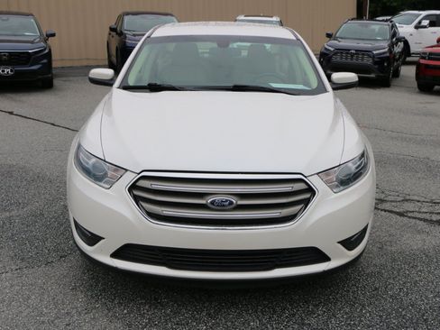 Used 2014 Ford Taurus SEL w/ Equipment Group 201A FWD image 11