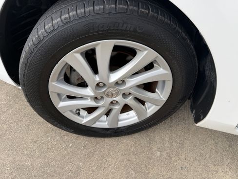 Used 2012 MAZDA MAZDA3 i Touring image 32