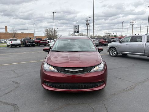 Used 2023 Chrysler Voyager LX FWD image 20