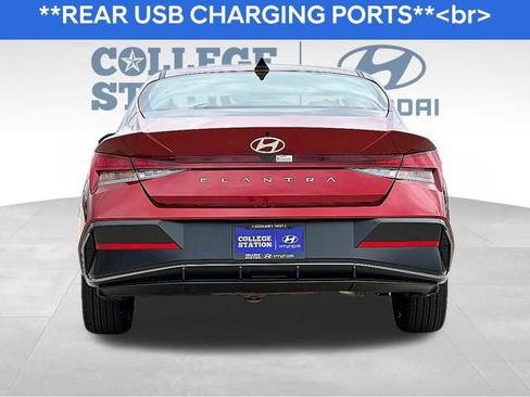 Used 2024 Hyundai Elantra SEL w/ Convenience Package image 7
