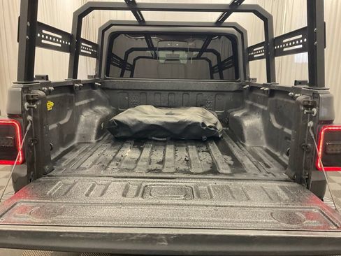 Used 2022 Jeep Gladiator Rubicon w/ Cold Weather Group AWD/4WD image 14