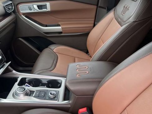 Used 2023 Ford Explorer King Ranch image 16